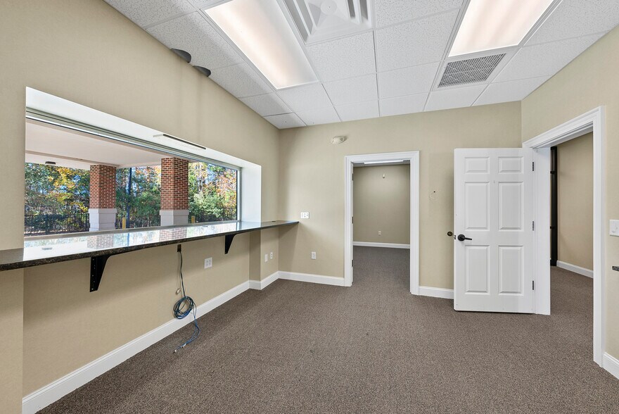 More Photos Of 701 Mutual Ct, Raleigh Office For Sale