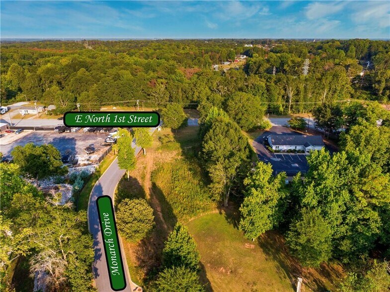 More Photos Of 911 E North 1st St, Seneca Land For Sale