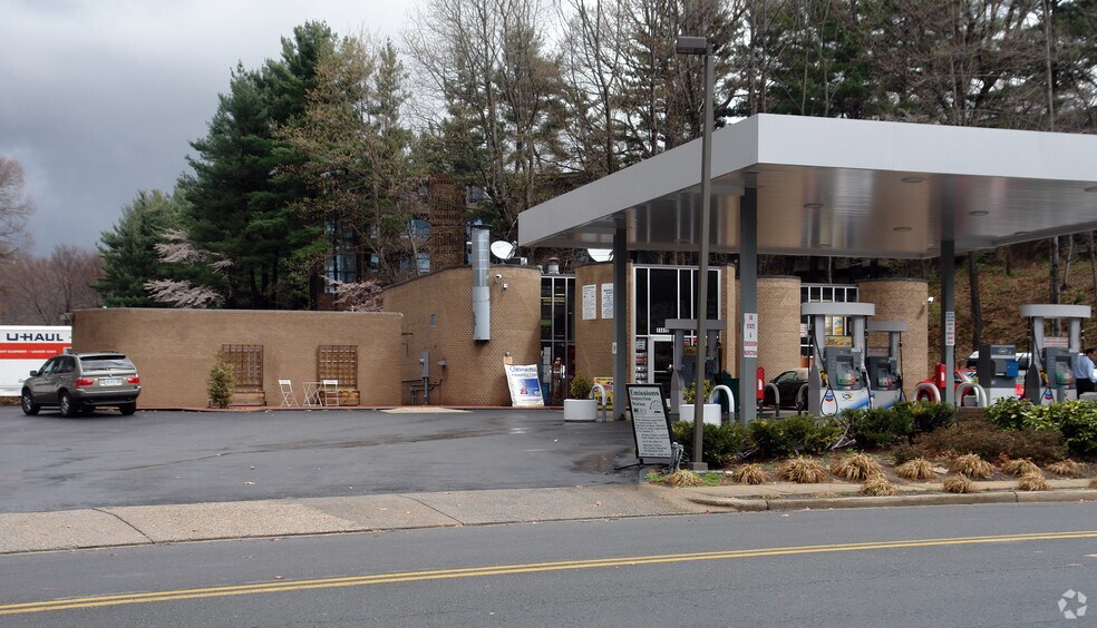 More Photos Of 11410 N Shore Dr, Reston Service Station For Sale