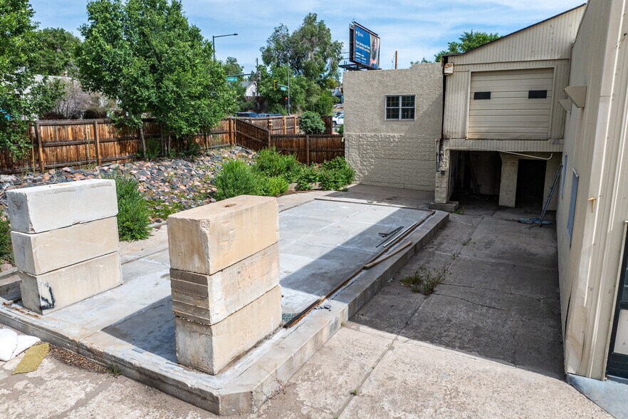 More Photos Of 1100 W Mississippi Ave, Denver Warehouse For Sale