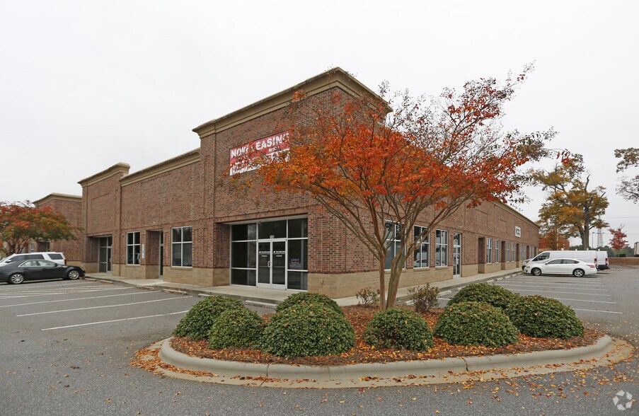 More Photos Of 131 Overhill Dr, Mooresville Warehouse For Lease