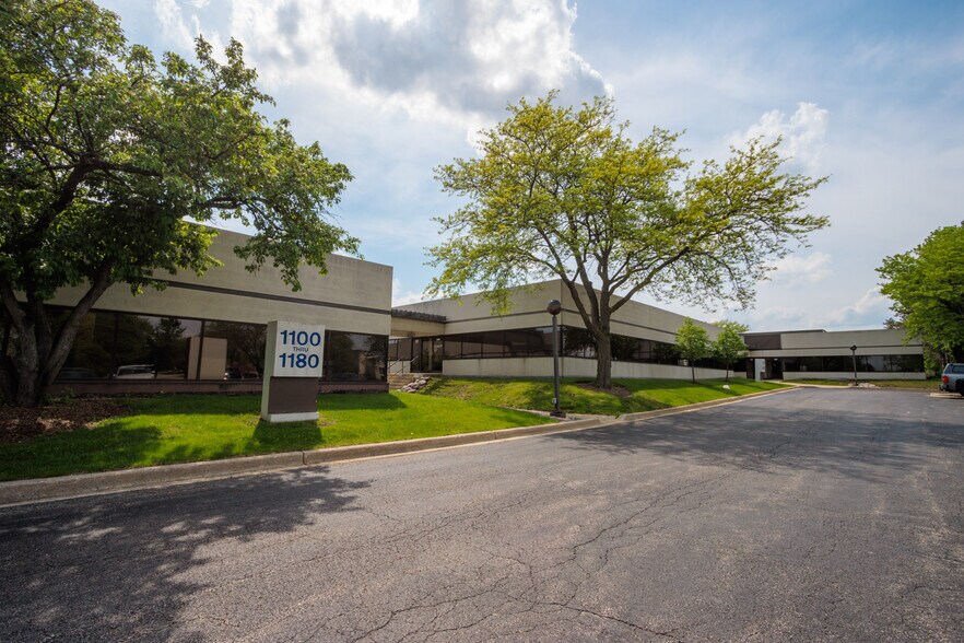 More Photos Of 2500 W Higgins Rd, Hoffman Estates Unknown For Lease