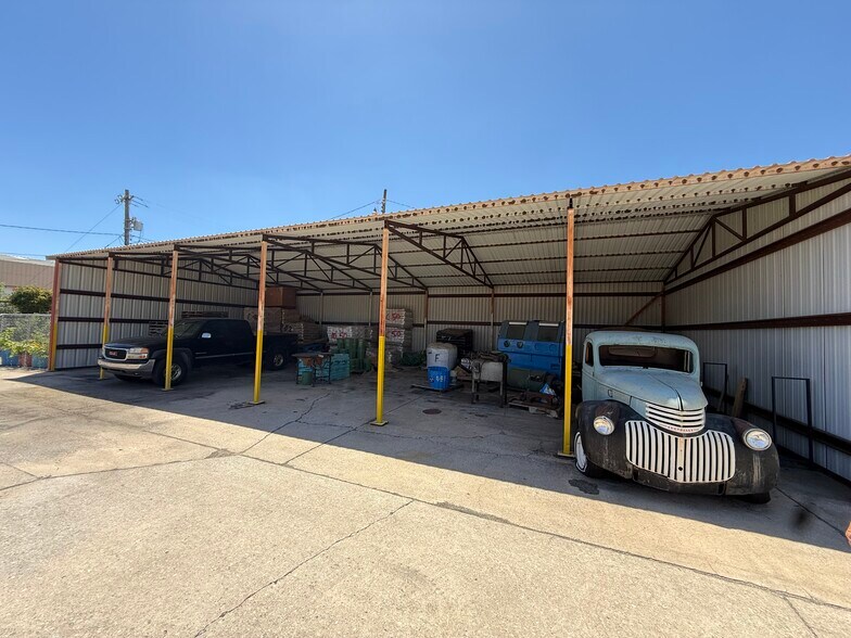 More Photos Of 1704 NW 6th St, Oklahoma City Manufacturing For Lease