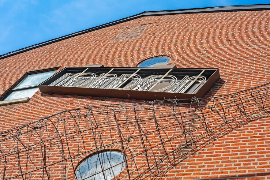 More Photos Of 2301 Fairmount Ave, Philadelphia Restaurant For Sale