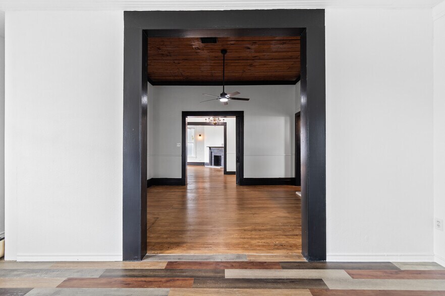 More Photos Of 327 S Robb St, Trinity Specialty For Lease