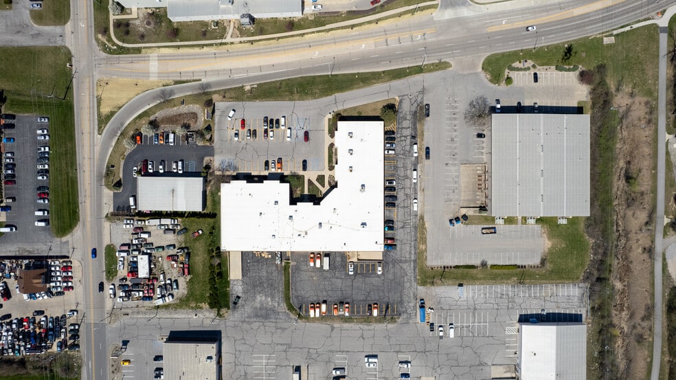 More Photos Of 417-445 Fernhill Ave, Fort Wayne Warehouse For Lease