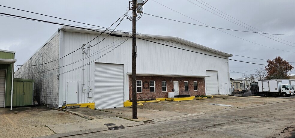 Primary Photo Of 200 Industrial Ave, Jefferson Warehouse For Lease
