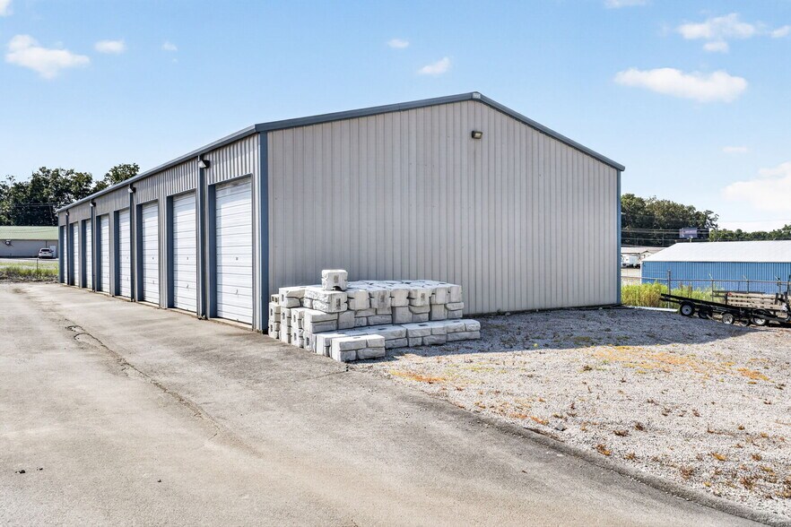 More Photos Of 110 Woodlands Cir, Crossville Self Storage For Sale