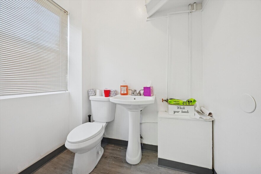 More Photos Of 137 MacDade Blvd, Folsom Medical For Sale