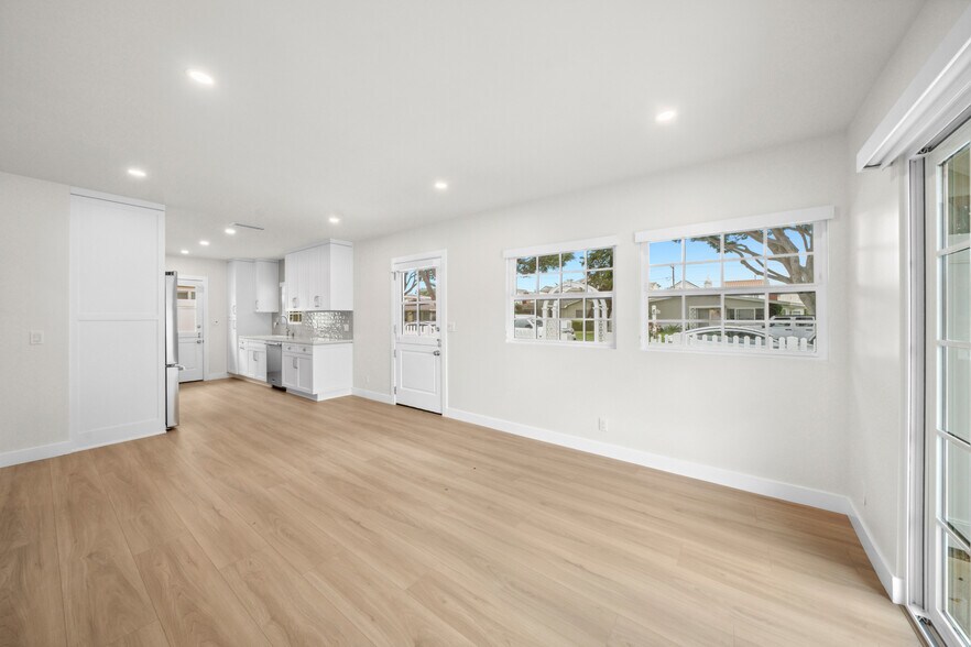 More Photos Of 1805 Clay St, Newport Beach Apartments For Sale