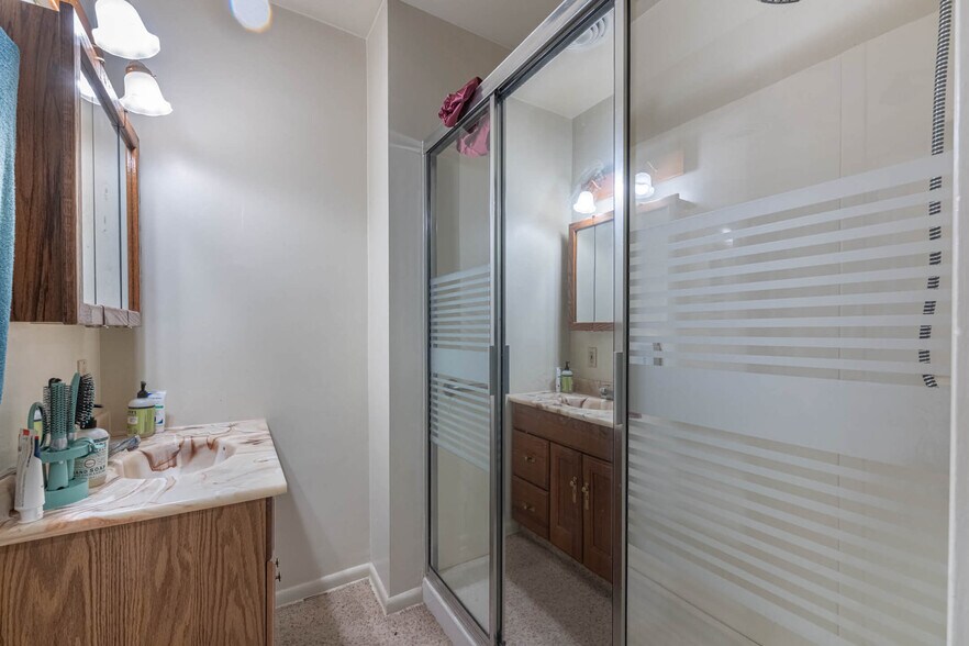 More Photos Of 227 E Cecil St, Springfield Restaurant For Sale