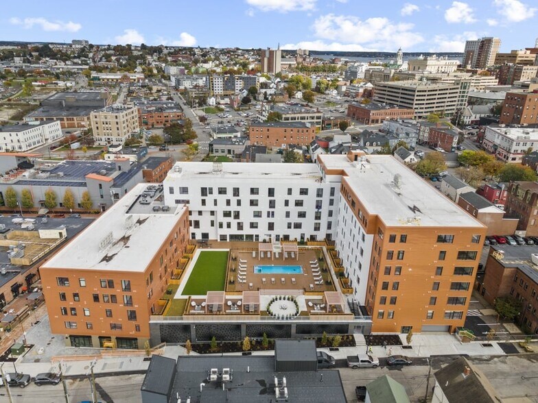 More Photos Of 52 Hanover St, Portland Apartments For Lease