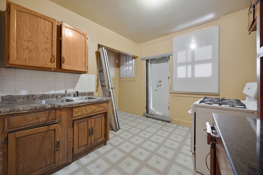 More Photos Of 6355-6357 S Francisco Ave, Chicago Apartments For Sale