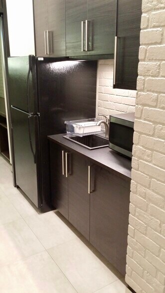 More Photos Of 2216 N 20th Ave, Hollywood Industrial For Sale