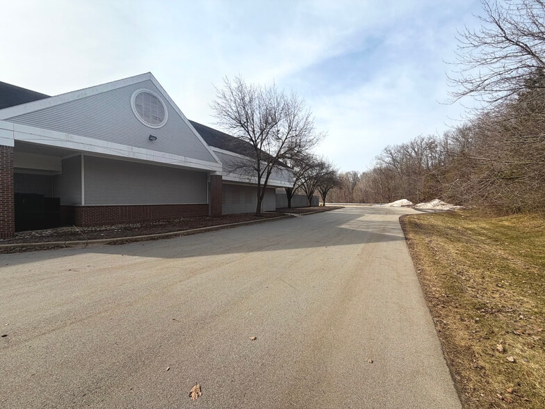 More Photos Of 6761-6771 Cascade Rd SE, Grand Rapids Supermarket For Lease