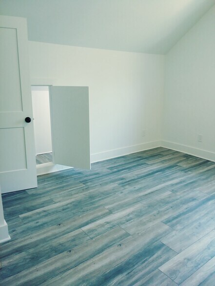 More Photos Of 1092 Sells Ave SW, Atlanta Specialty For Sale