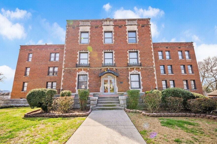 Primary Photo Of 870 Vine St, Chattanooga Apartments For Lease