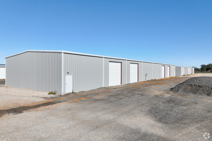 More Photos Of 5640 Eden Rd, Kennedale Unknown For Lease