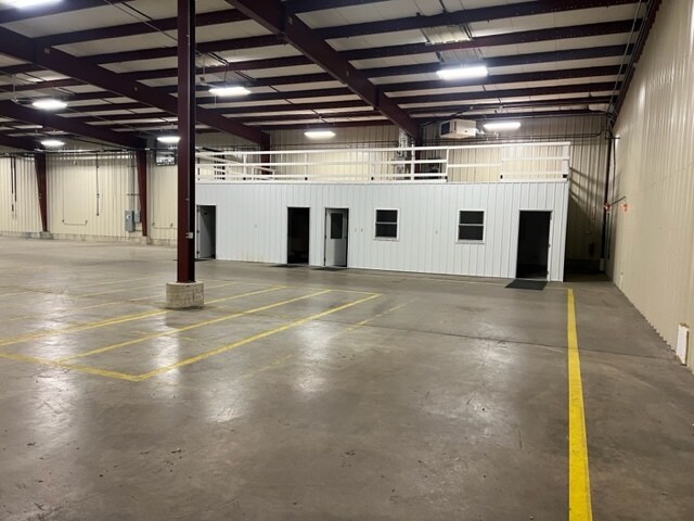 More Photos Of 205 N Michigan St, Oxford Manufacturing For Lease