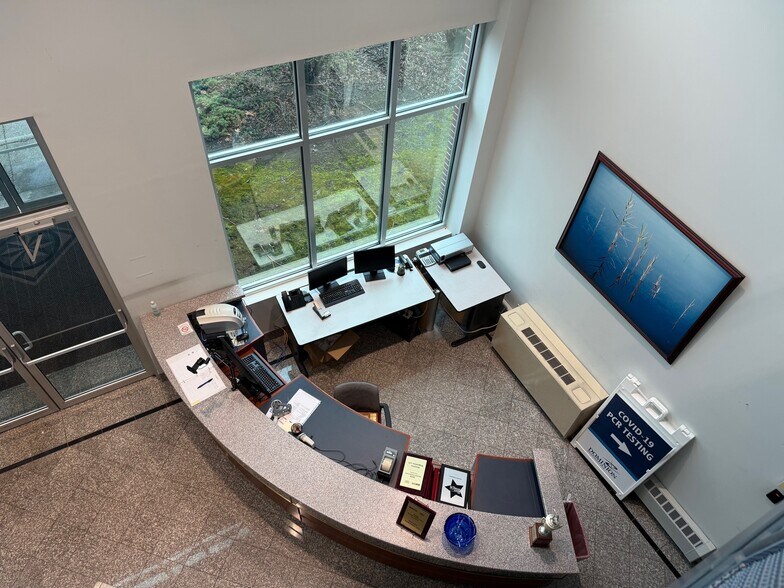 More Photos Of 211 Circuit Dr, North Kingstown Research And Development For Sale