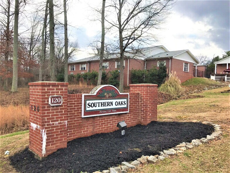 More Photos Of 120 Roper Mountain Rd Ext, Greenville Healthcare For Sale