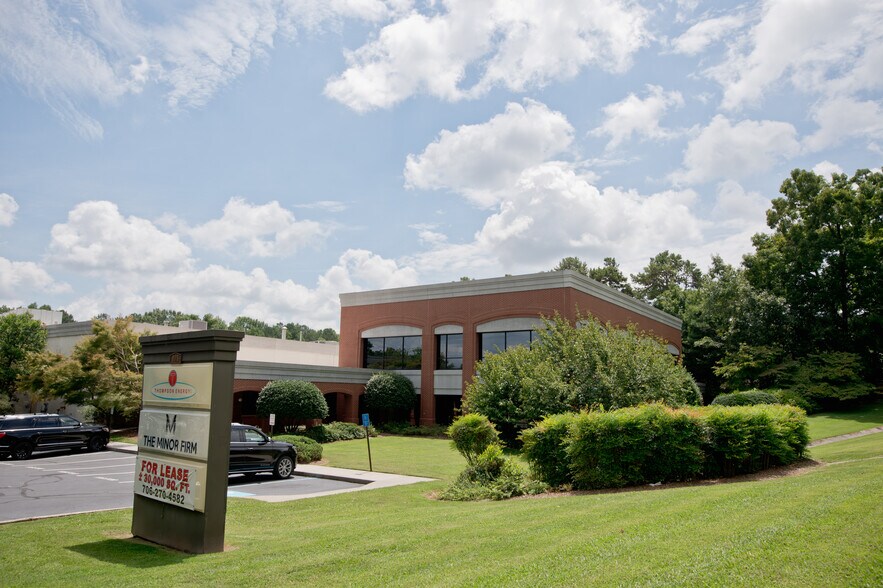 More Photos Of 745 College Dr, Dalton Manufacturing For Lease