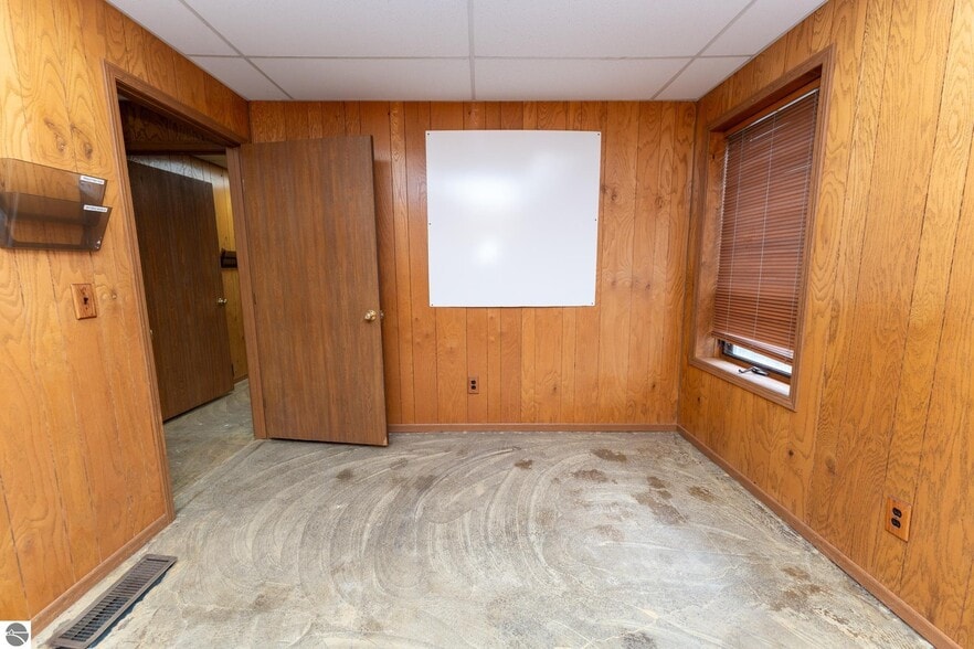 More Photos Of 910 Industrial Dr, Mount Pleasant Warehouse For Sale
