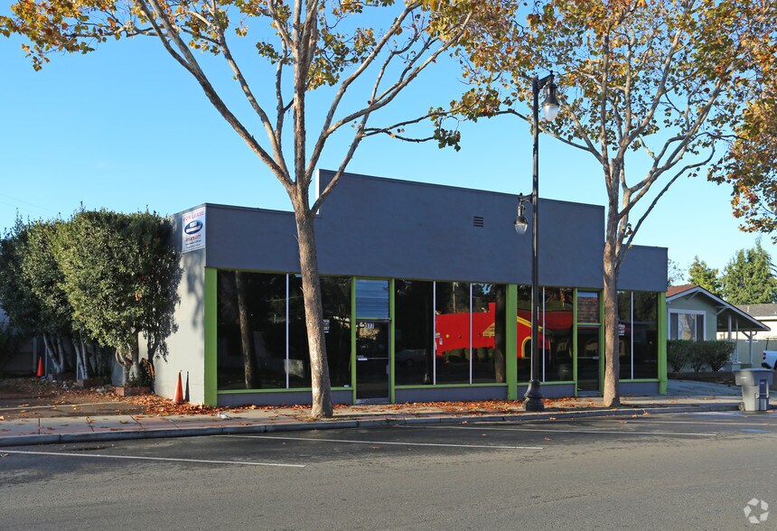 Primary Photo Of 375-377 MacArthur Blvd, San Leandro Freestanding For Lease