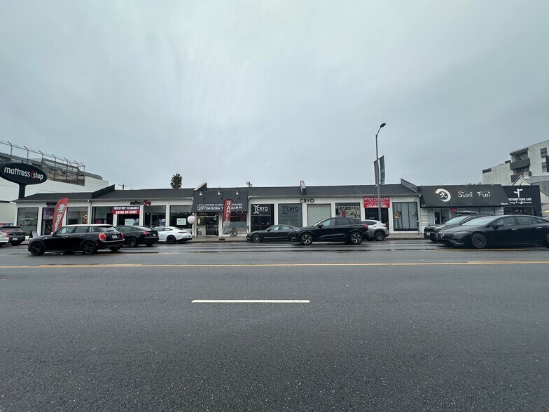 More Photos Of 337-355 N La Cienega Blvd, Los Angeles Storefront For Lease