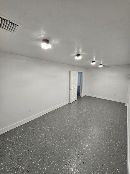 More Photos Of 14200-14238 SW 136th St, Miami Light Manufacturing For Sale