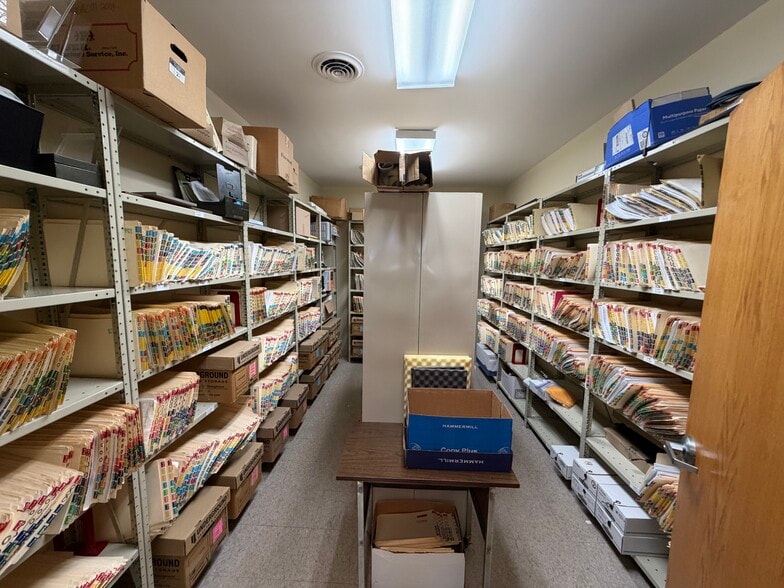 More Photos Of 17811 E 40 Hwy, Independence Office For Sale