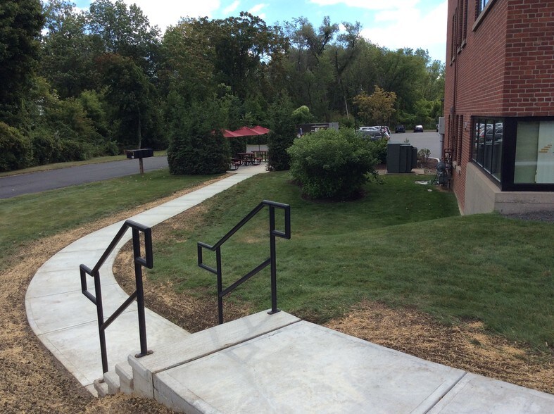 More Photos Of 44 Shelter Rock Rd, Danbury Unknown For Lease