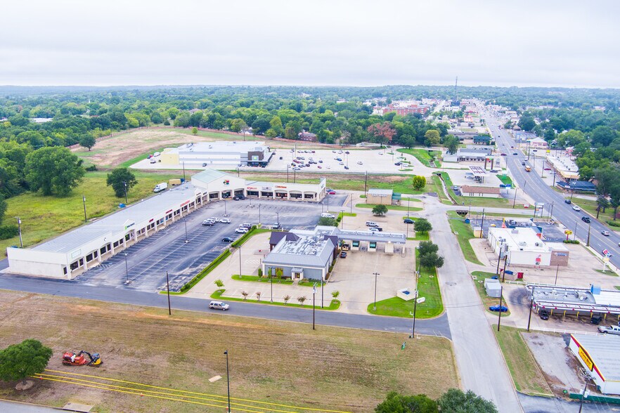 More Photos Of 1009 S Jackson St, Jacksonville Unknown For Lease