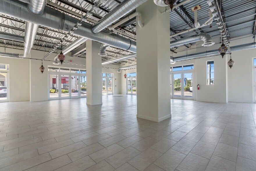 More Photos Of 3976 Destination Dr, Osprey Storefront For Lease