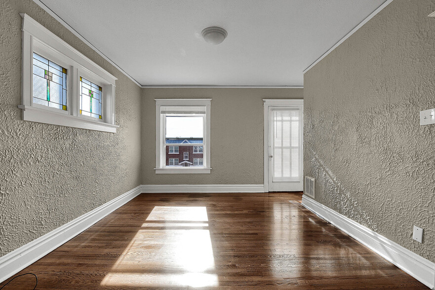 More Photos Of 5027 Chippewa St, Saint Louis Multifamily For Sale