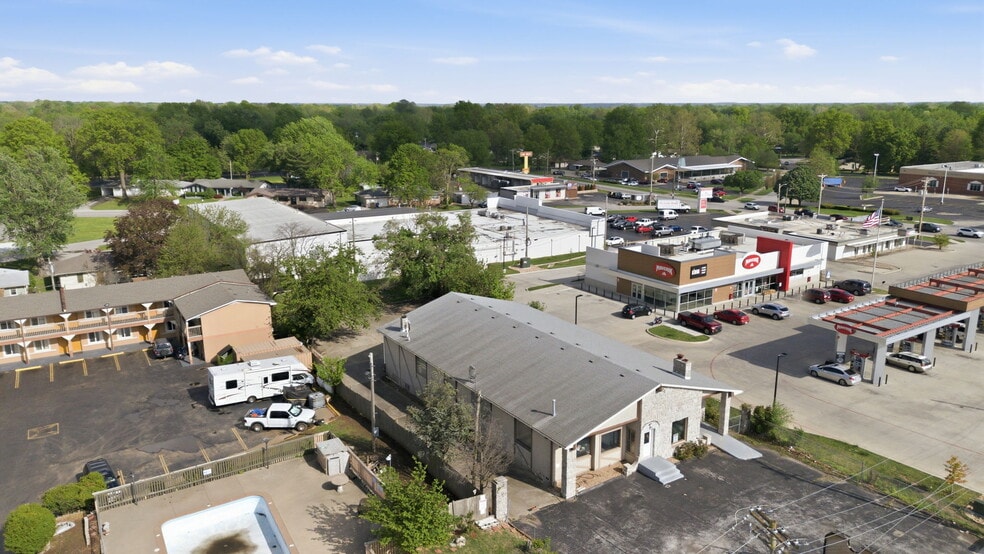 More Photos Of 2122 S Glenstone Ave, Springfield Freestanding For Sale