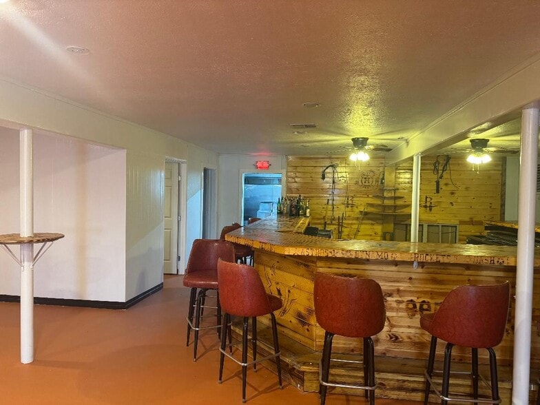 More Photos Of 711 Freeport St, Houston General Retail For Sale