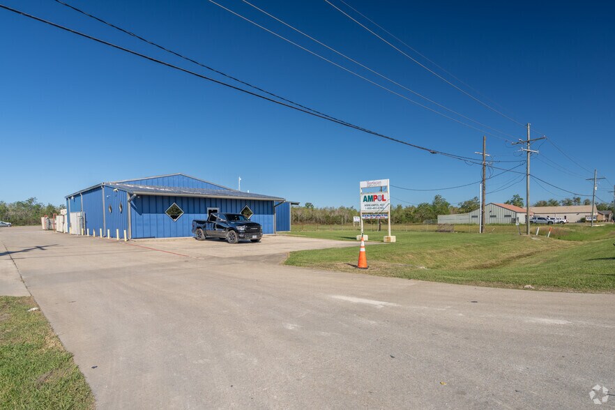 More Photos Of 105 W 365 Hwy, Port Arthur Warehouse For Lease