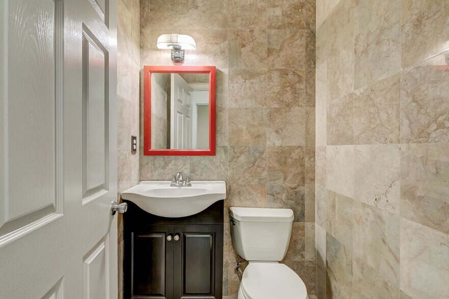 More Photos Of 723 S Charles St, Baltimore Office Residential For Sale