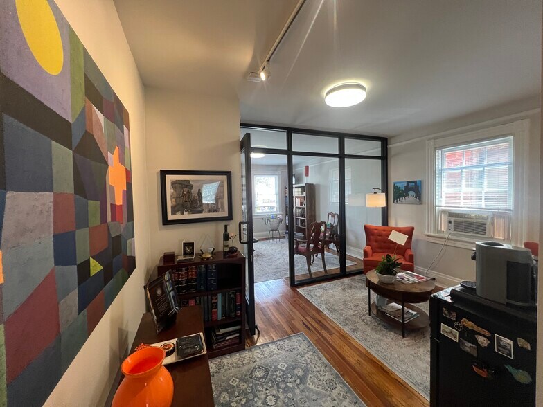 More Photos Of 3463-3465 W Cary St, Richmond Office For Lease