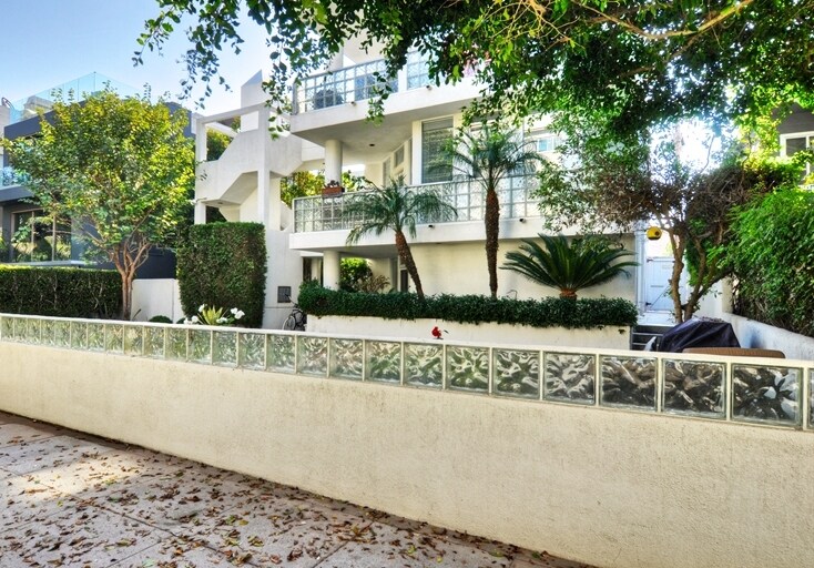 More Photos Of 22 28th Ave, Venice Apartments For Sale