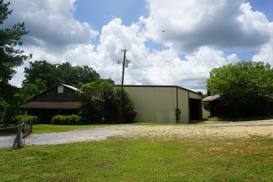 More Photos Of 403 N Main St, Evergreen Warehouse For Sale