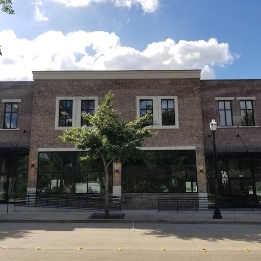 More Photos Of 409 N Oak St, Roanoke Storefront Retail Office For Lease