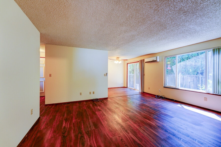 More Photos Of 1397-1407 SE 130th Ave, Portland Apartments For Sale