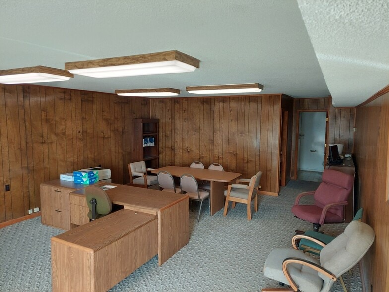 More Photos Of 324 S Duke St, LaFayette Office Residential For Lease