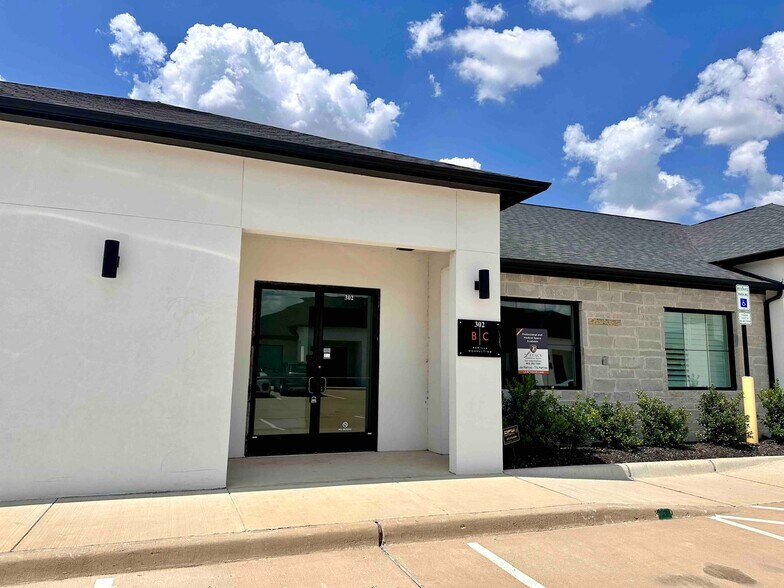 More Photos Of 2001 Auburn Hills Pky, McKinney Medical For Lease