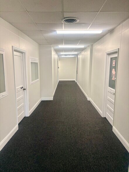 More Photos Of 214 Ponce de Leon Ave NE, Atlanta Restaurant For Lease