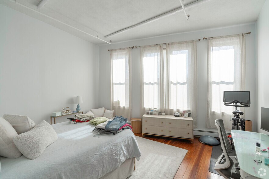 More Photos Of 139-145 Richmond St, Boston Apartments For Sale