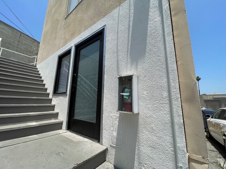 More Photos Of 1017-1019 S La Brea Ave, Los Angeles Medical For Lease