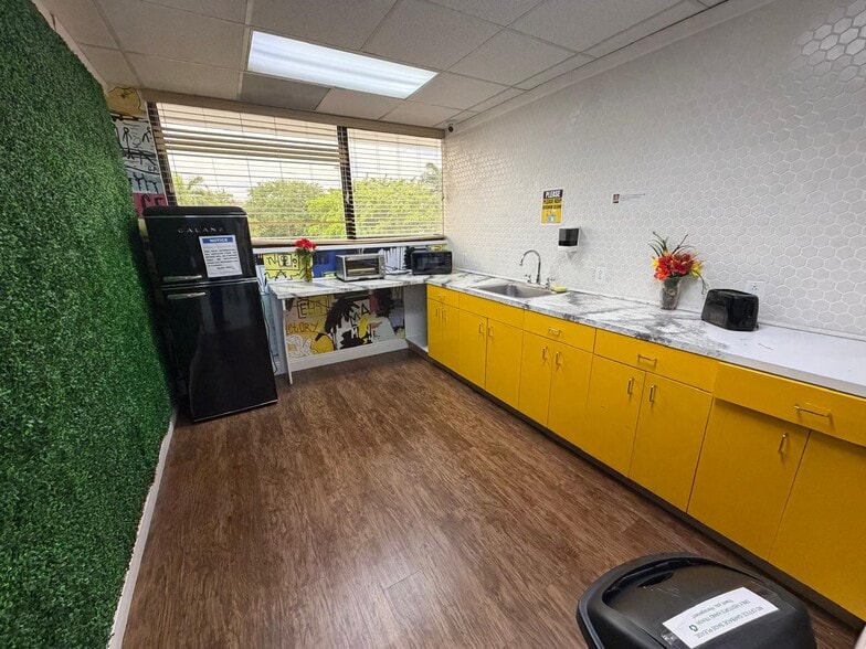 More Photos Of 351 S Cypress Rd, Pompano Beach Office For Sale